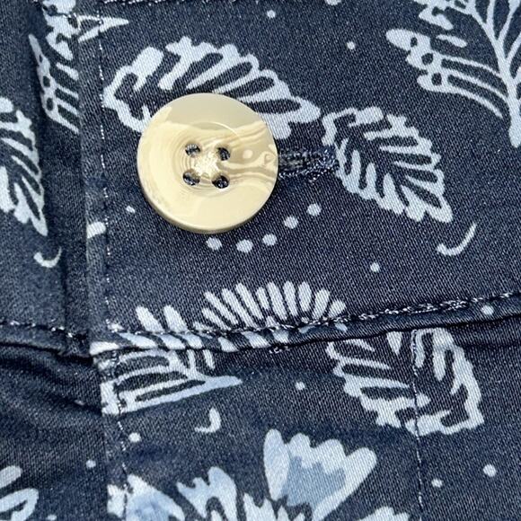 Woman’s Jach’s Girlfriend Blue Floral Print  Shorts X-Large - Picture 7 of 10